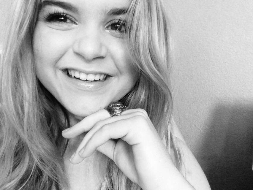 Carmen_Brandy's tweet photo. happy happy happy.
Come see me sing at #TableForty4 from 7:30-8:30 in Toledo tonight 💙 http://t.co/hVHGGGmnWZ