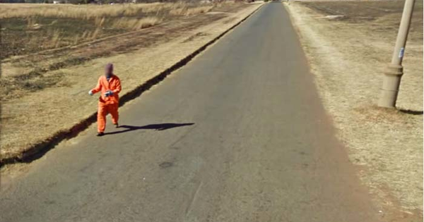 TheMindBlowing's tweet photo. 16 Unbelievable Street Views Caught On Google Maps That Left Me Speechless! ➡️ http://t.co/zujWht0TO1 http://t.co/7ydrE9B1H9