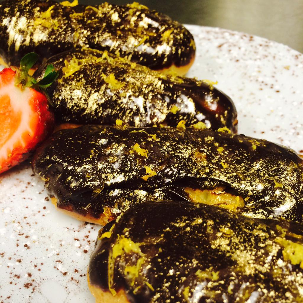 chefdg66's tweet photo. 24 K Gold Dusted | Dark Chocolate | Lemon Yuzu Custard | Eclairs | Tonight | #chefdgross #truecooks l getinmybellynow http://t.co/wN0nJHAaRU