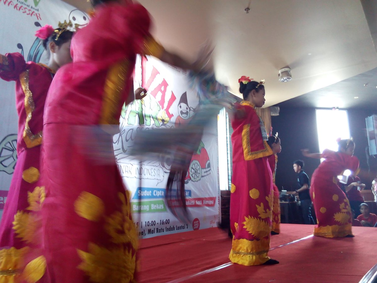 Nurfaisyah_'s tweet image. Penampilan dari adikadik @SSChildMakassar #FestivalAnakMKS #MariKeMaRI @sobatlemina @MalRatuIndah