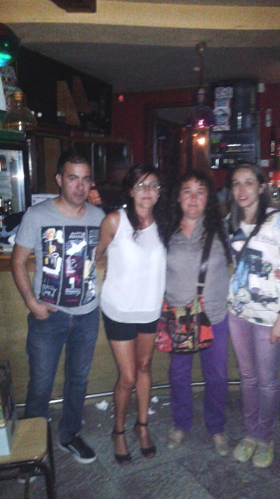 Covamdb79's tweet photo. Una noche muy fiestera......... y el sabado mas .. http://t.co/B3ZodoeHJu