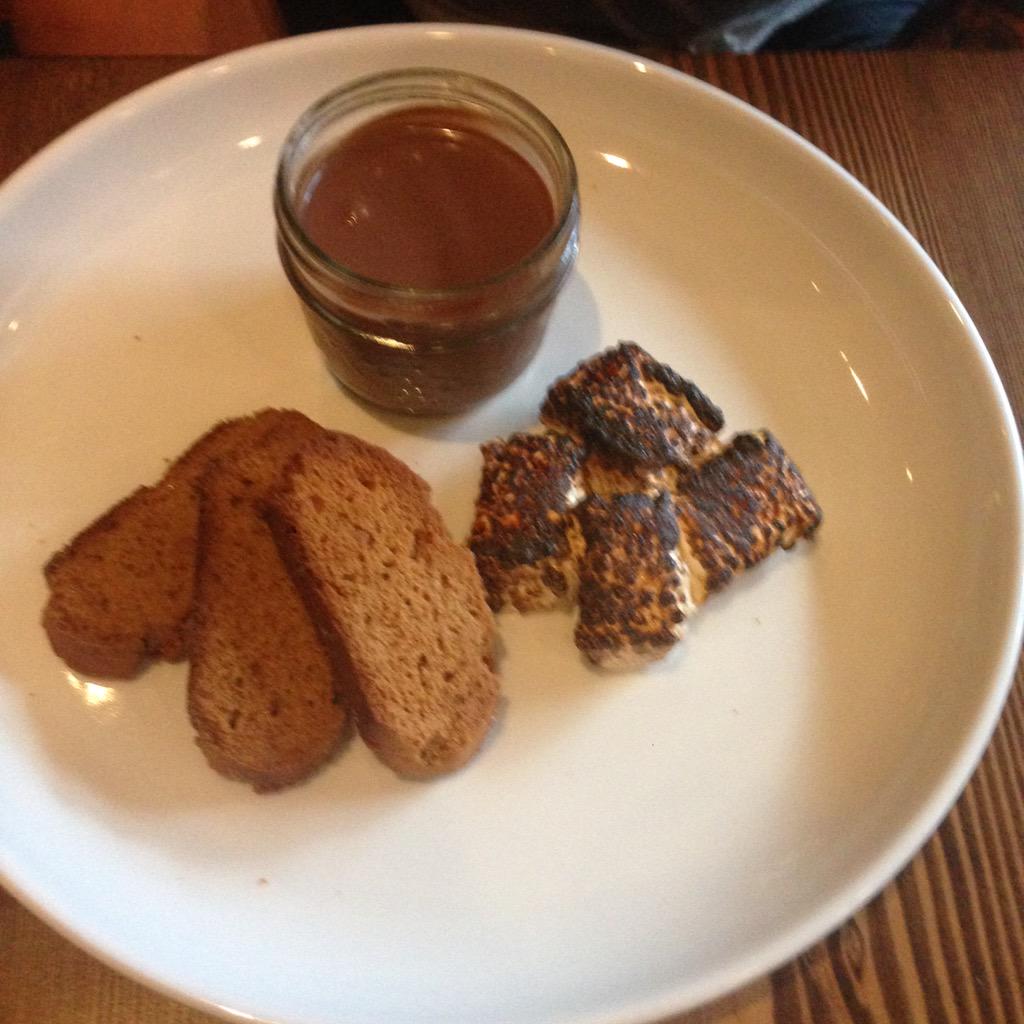 AydaProductions's tweet photo. An extreme pig-out tonight at the new @CentralCityBrew in #Vancouver... #yum #brisket #beer #smores http://t.co/7WwmrhvpiU