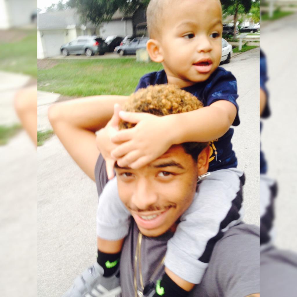 LILVON239's tweet photo. Me &amp; #KjTheGod👶🏼🙏🏽 taking a walk 🚶🏽 round da block ❤️ http://t.co/er8p1nt5id