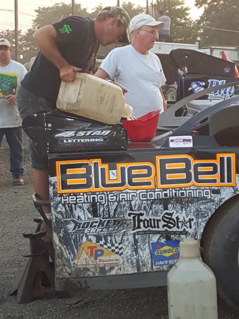 racegas17's tweet photo. Getting ready for feature time here @grandviewspeedway just like so many at tracks everywhere in the USA. 
#KRF http://t.co/qseZ6RAkmX