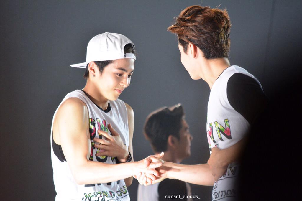 Park_loey's tweet photo. Xiumin's arms πππ #armsgOals β¦.#exo
http://t.co/WZstrWCIq6