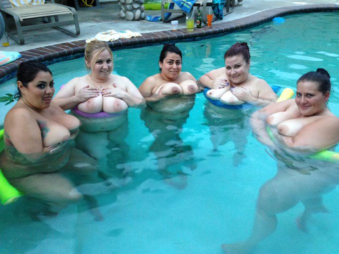 Can't wait for another round of @SinFulCeleste's house with @BeckiButterfly1 @ladylynnxxx @karlalanexxx<a class="tags" href="/tag/sinfulceleste">@sinfulceleste</a><a href="/tag/bbws"class="tags"><span>#bbws</span></a>