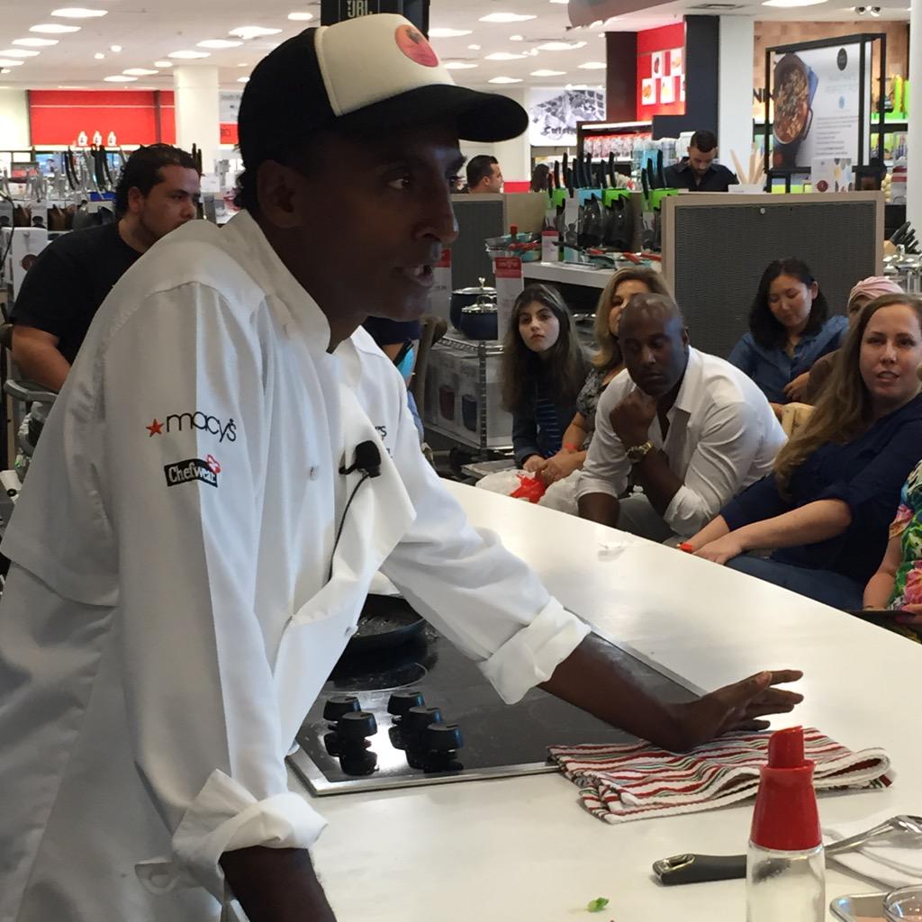 CulinaryCouncil's tweet image. Had a great day with both #MacysChefs @MarcusCooks and @StephAndTheGoat!