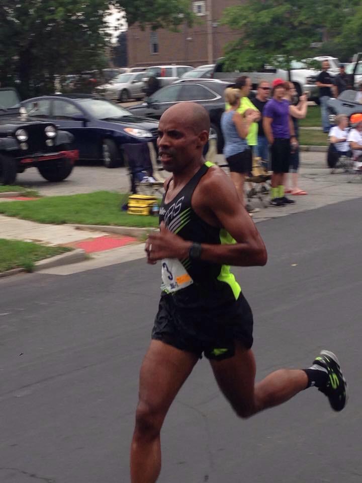 runningonthefly's tweet photo. Even tho I didn't lace up, I still showed up & had a blast.....and saw Meb go flying by @BixSeven #Bix7 #runMebrun http://t.co/7ztSw8kADZ