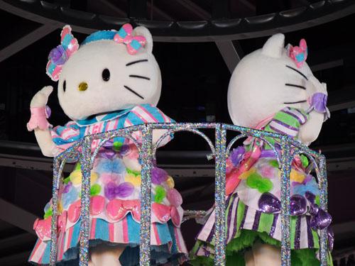 キティキャッスルでは、キティにお花をプレゼントすると、お返しに