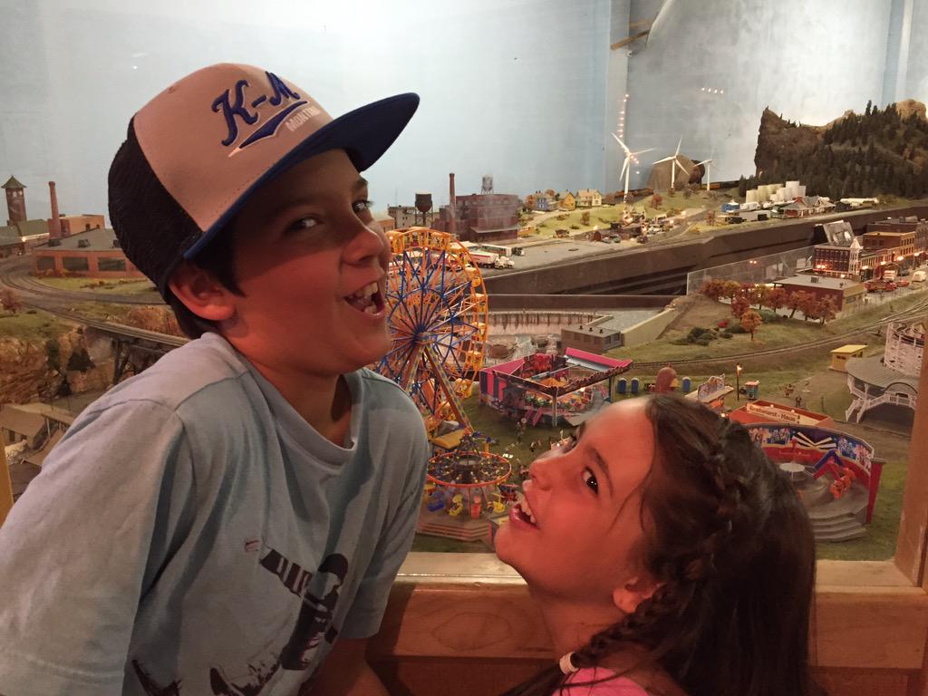 BillieStars's tweet photo. Enjoying the #MTFairFaces #Montana @GFTribune simply amazing work so tiny... http://t.co/5lvHgCDOG0