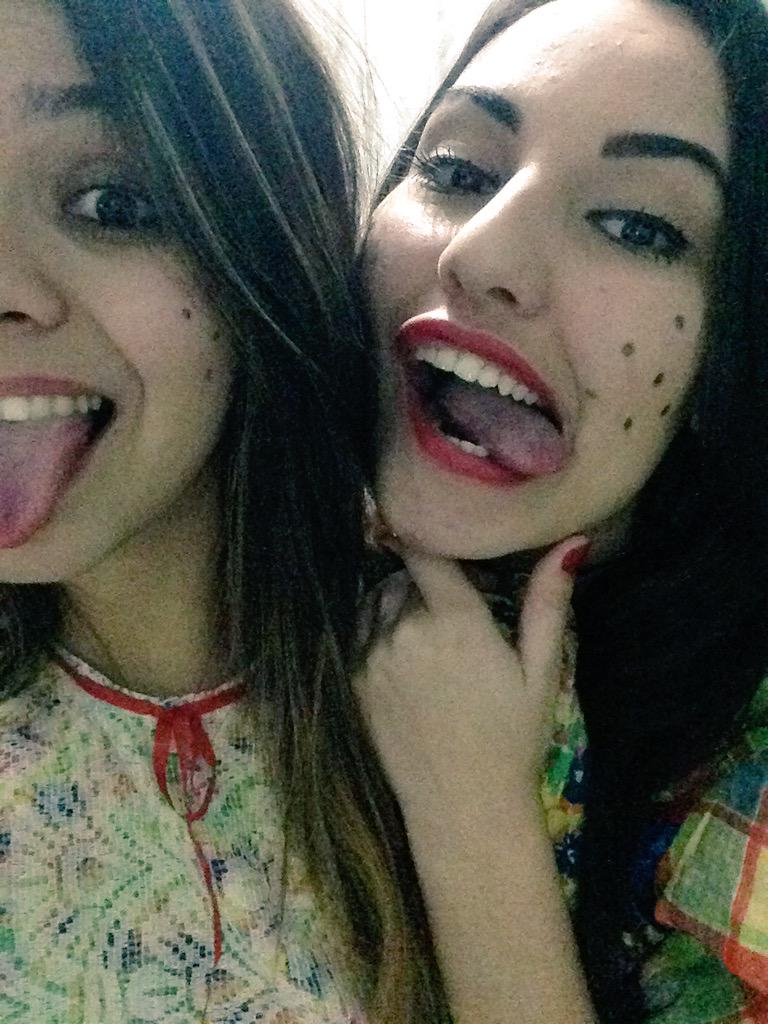 OmLeticia's tweet photo. É amor demais é coisa de Deus ❤️👑👭 http://t.co/nOu7ia4hfO