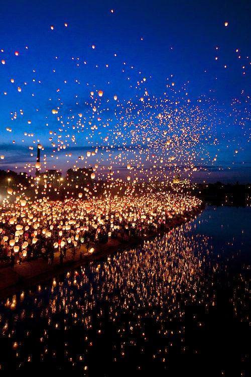 Explore_further's tweet photo. Don't forget to visit this Floating Lantern Festival if you are in Thailand! http://t.co/TujPBUgN8J http://t.co/2jXdIQINBS