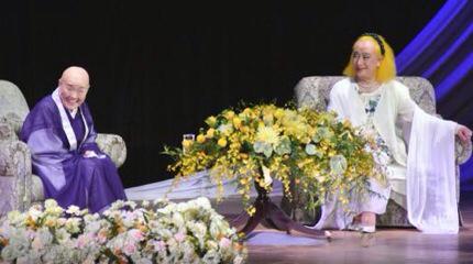 Peace 瀬戸内寂聴93歳 今だんだんとあの時代に 似てきているんですよ そのうち あの作家には 書かすなとなっていきますよ 美輪明宏80歳 もうなりかけているじゃない 沖縄の新聞社はつぶした方が いいだなんて戦時中と同じこと をやり始めている Http T