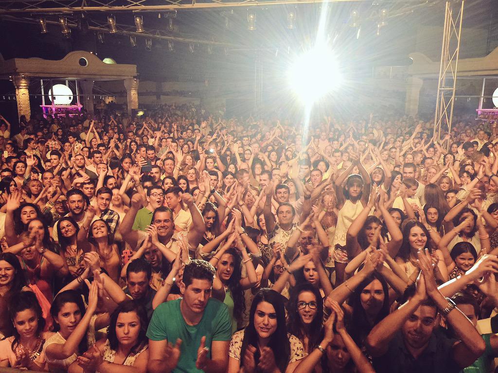 _AndyyLucas_'s tweet photo. Otro conciertazo.gracias MENGIBAR,mañana LA LÍNEA. http://t.co/QISB7iDB6O