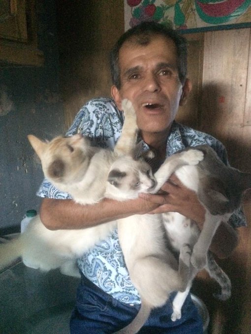 I know for a fact that he's my uncle because well 🐈🐈🐈🐈🐈💘💘 http://t.co/ns8wWBJRGD