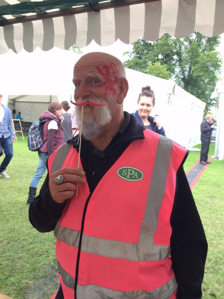 WeepingSeaman's tweet photo. Looks familiar... @foodiesfestival 💧⚓️🔥 http://t.co/KtRUJVpz4g