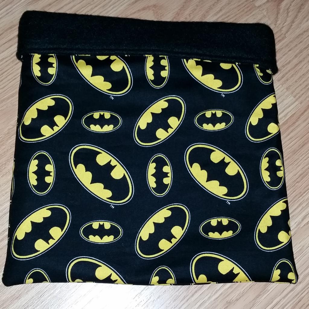 petsnuggies's tweet photo. Batman Snuggle Sack http://t.co/y1exeMrDeN #snugglesack #snugglebag #hedgehog #guineapig #hedgie #batman #smallpet http://t.co/Izh0WMHy7J
