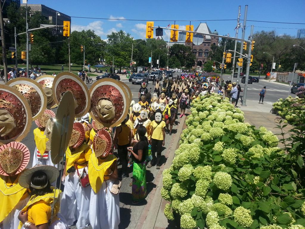 ArtStartsTO's tweet photo. The #RingofFireTO is ON!!!@A_G_Y_U @marlongriffith #procession #UniversityAve to #CityHall @JohnTory http://t.co/XvrcKtNqlI
