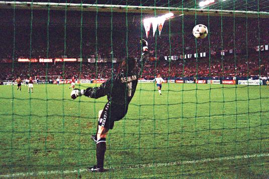 almablanquilla's tweet photo. Un día para el recuerdo. #RecopaRZ95 @maanayim #RealZaragoza http://t.co/m599IMgiGA