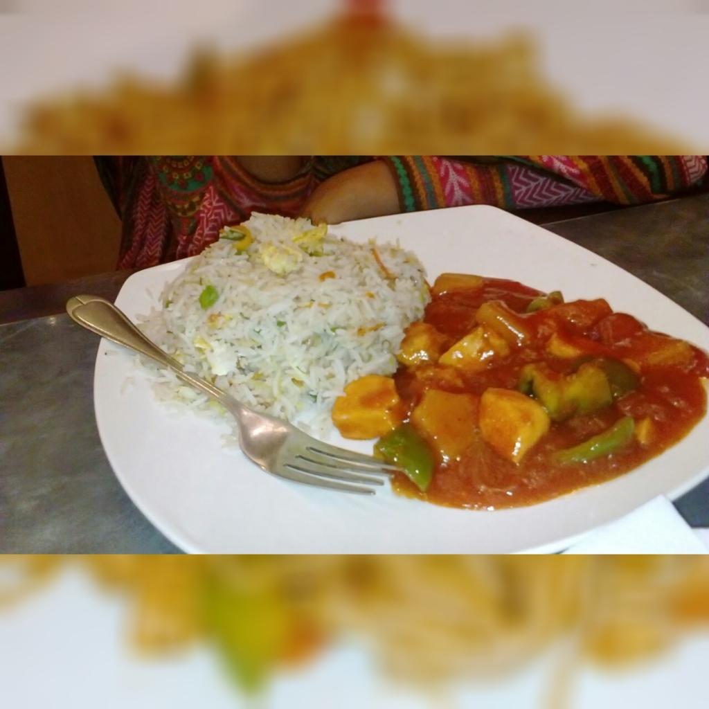 M_ammar_asif's tweet photo. #Bumzees Sweet n sour chicken π shashlik *_* http://t.co/DYlprU0qWp
