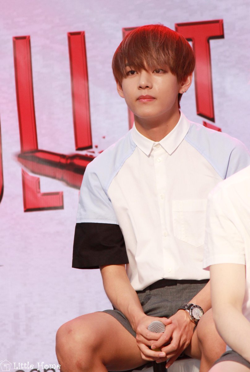BTS_National's tweet photo. [HQ] 150807 V @ TRB in BKK Press Conference ¦ Littlehome4: #뷔 http://t.co/NfZflTVFDn http://t.co/uHNmAktdsd http://t.co/Gm3SkC0VP8