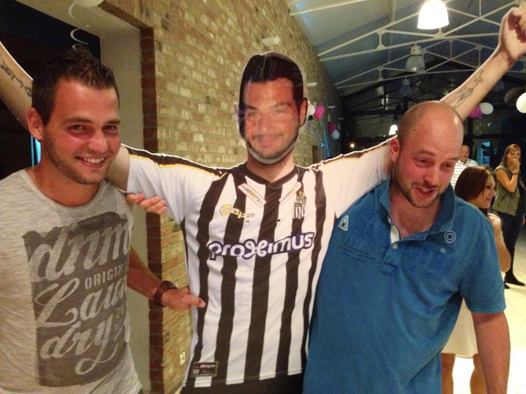 marcvsAURELIVS's tweet photo. #tous au stade #gofor3points #wearecharleroi #CHACLU @Dewaest_S06 @polletdavid @Neeskens_Kebano @FranNGA @DamienMarcq http://t.co/NqCswqnguR