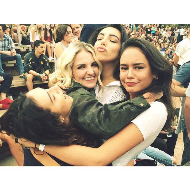CourtneyEaton00's tweet photo. Happy later birthday to one of my amazing girls @Rydel1993 @rydelR5 😳 22 already 🎉🎂 haha enjoy your day my girl 🎉🎂🎂🎂🎁 http://t.co/YANtMwALbE