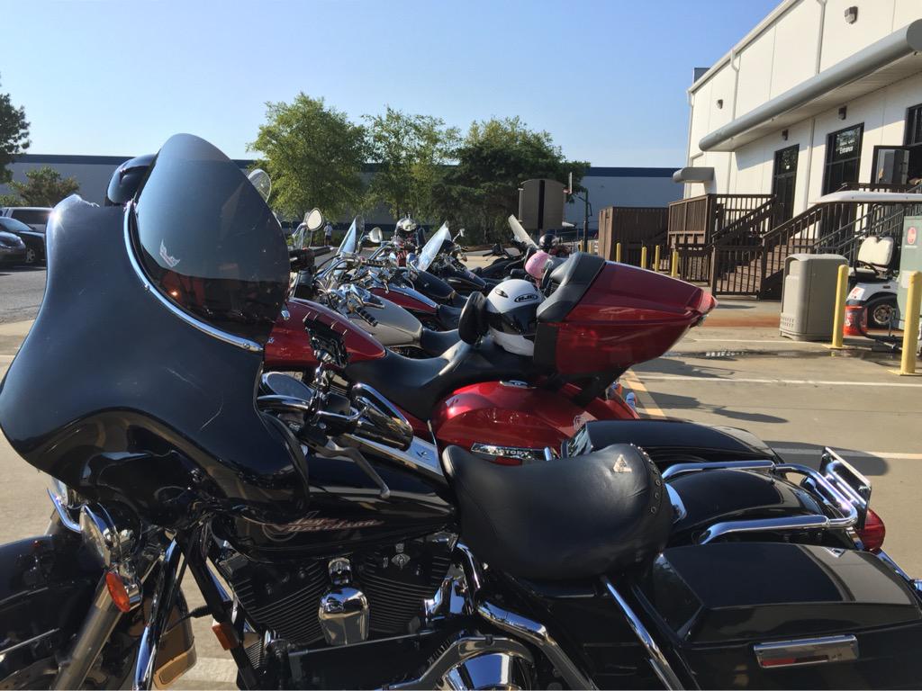 jachindukes's tweet photo. Get to church! Even the motorcycle riders made it in today! Thanks #redeemedriders for joining us at @southcrest411 http://t.co/DlGtPBg9QF