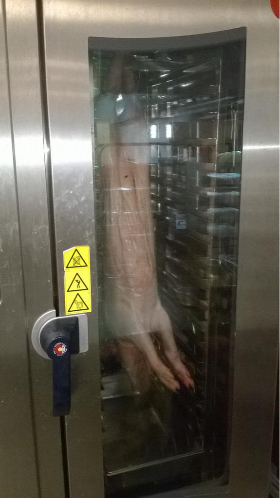 GorelaMarko's tweet photo. #pork #BBQ #odojek #pecenje #teambuilding #marenda #Foodporrn #lunch #Beer http://t.co/UYe9Cvdx8Z
