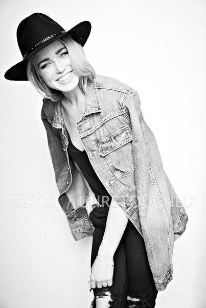 caitylotz_com's tweet photo. #Photoshoot 2015 @caitylotz http://t.co/lQe72ESA0Z