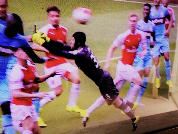 FootySuperTips's tweet image. It seems that was not the right time to take a Selfie, Petr.