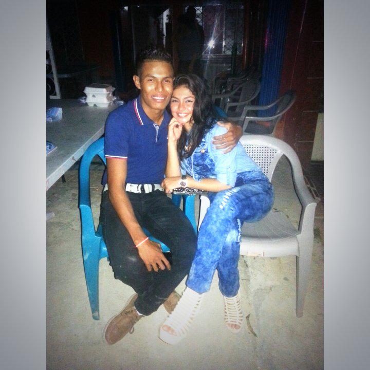 karla_duram's tweet photo. "Cada Momento A Tu Lado Es lo Mejor Gracias Por Estar Conmigo Por Ser Parte De Mi Vida Por Compartir 5meses Te Adoro" http://t.co/tkeWZS4e8I