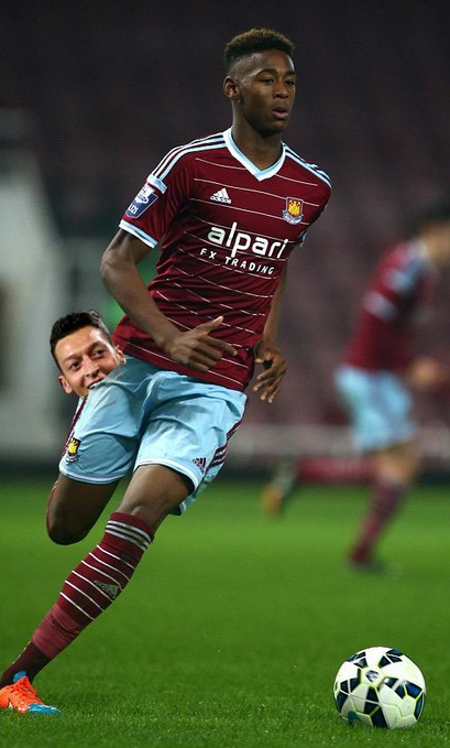 FootballFunnys's tweet photo. This.... http://t.co/GTjHldWWTs