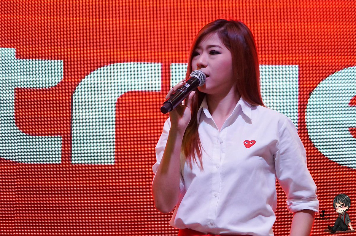 FTN_JP's tweet image. ชอบเชิ้ตขาว หล่อแรงมาก #เอมน้ำ #NET2015