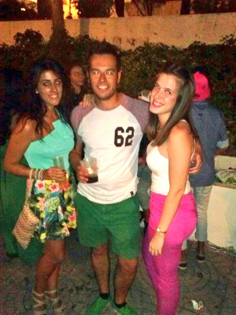marialb13's tweet photo. Otro año mas con el feote!! 😋 @dani_calite33 @Sonrisasdevida http://t.co/udnoaJrZQp