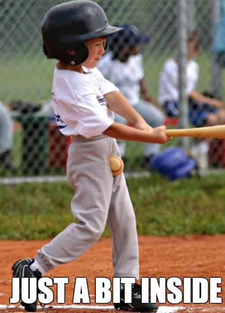 flyaway3's tweet photo. #baseballfails #Crushingballs #baseballhumor #ilovebaseball http://t.co/3zukpsJiu9