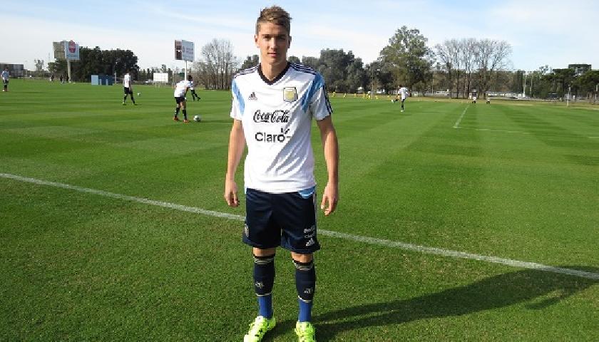 Argentina's tweet photo. #Sub17 Gen de fútbol: conocé a Fede Vietto, hermano de Luciano. De @RacingClub a @Argentina http://t.co/ima2oF3MFC http://t.co/q9LDf7yFFj