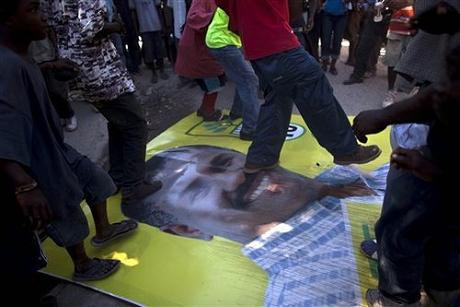 DadyChery's tweet photo. #Haiti #Elections: Yet More Kaka from #MINUSTAH | Haiti Chery http://t.co/JREWJ6gDAN via @DadyChery http://t.co/e53j54ZzLW