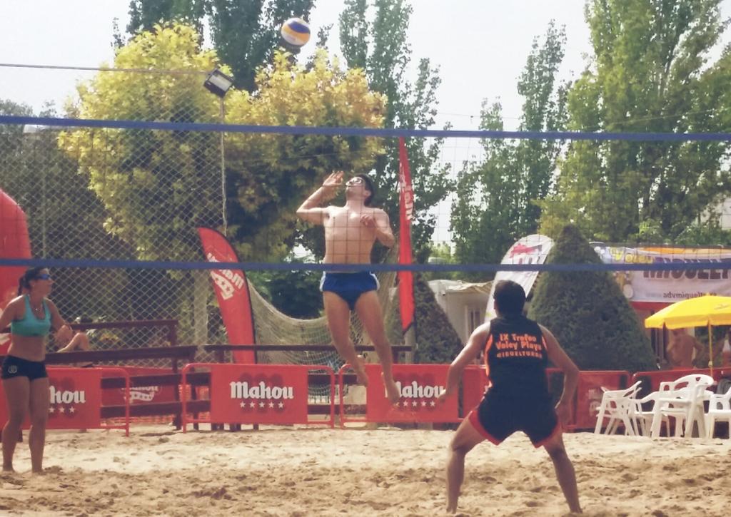 YovankaErika's tweet photo. #XmigVP @ADVMiguelturra  PARTIDO DE PREVIA MIXTO @pj_arevalo @mora__laura http://t.co/rP8Xz6kYuN
