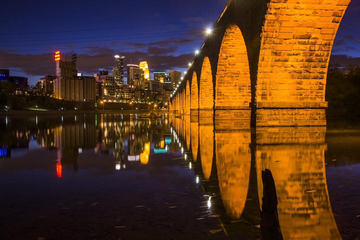 BestPixMN's tweet image. The #StoneArch Bridge and downtown #Minneapolis at night.