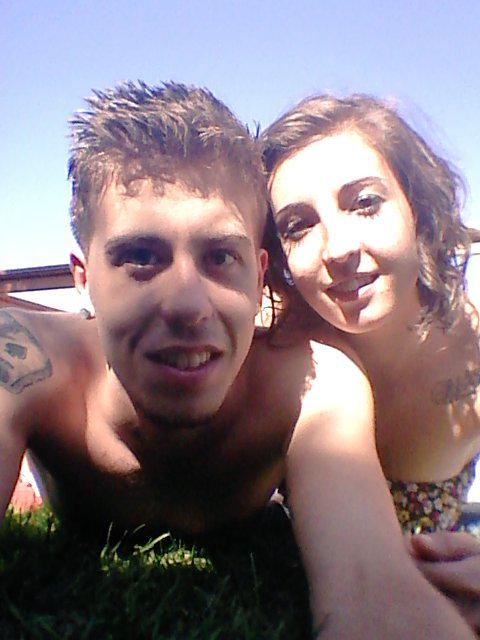 Julian_lopez44's tweet photo. Piscineeeo @ainhoacs3 http://t.co/t1V97V2XxM
