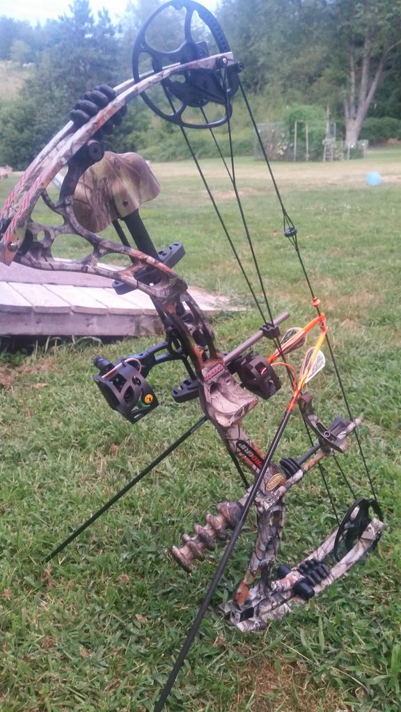 sasha_donahoo's tweet photo. Got my @Tribearchery #haloextreme setup #teamkillzoneTv #tkzseason5 #tribearchery #steadyform #deercrossingarchery http://t.co/QtqwO3LDAE