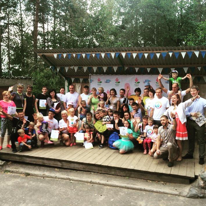 Участники "Крепкой семьи-2015"! Пока в России такие семьи, мы - есть!