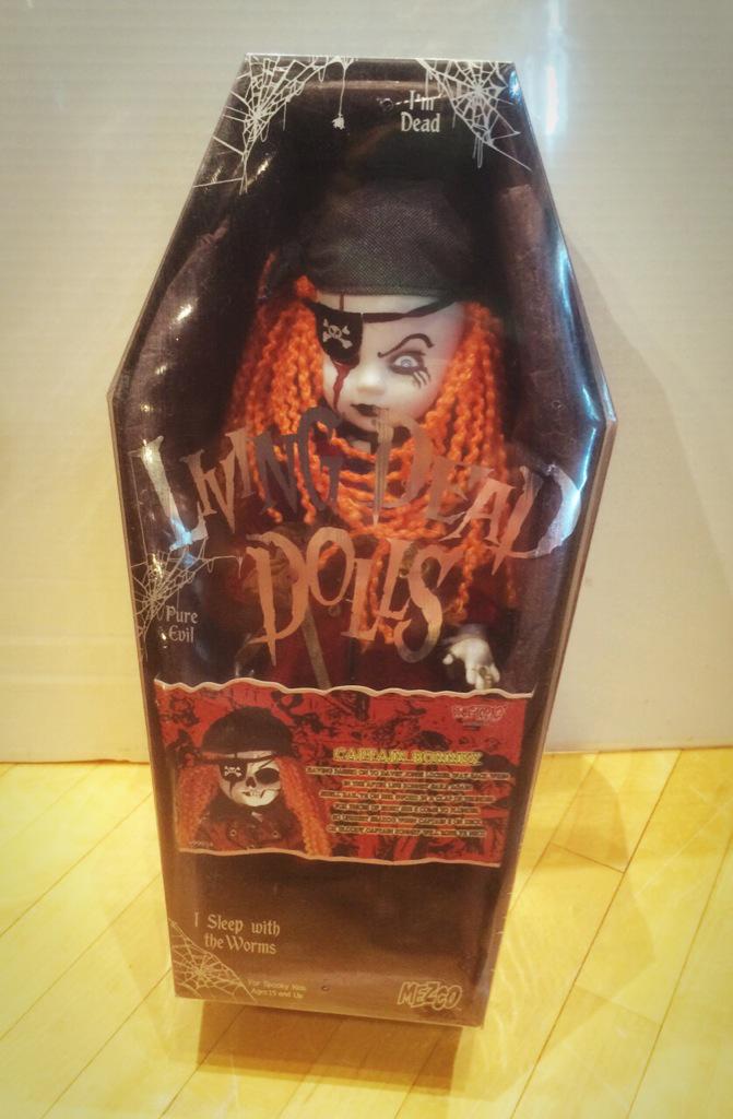 アンティークマイク アメ村本店 リビングデッドドールズ キャプテンボニー 実在する 吊るし首になった女海賊がモデルになってます お洋服と小物のディティールも細かくて うっとり 05年hot Topic限定発売 こちらはアメリカ直輸入アイテム Ldd