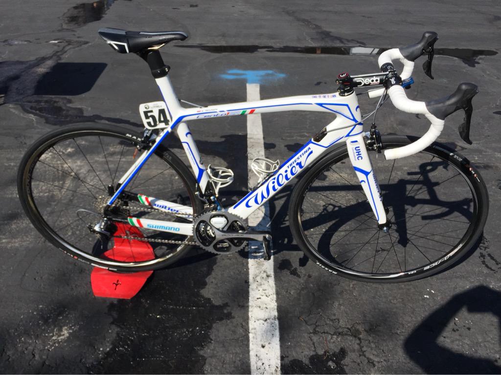 adrianhedderman's tweet photo. White looks good  sprint leader @Kielreijnen last stage #ToU2015 @UHCprocycling @PioneerUSA @DedaElementi @WilierUSA http://t.co/LZm64euXLr
