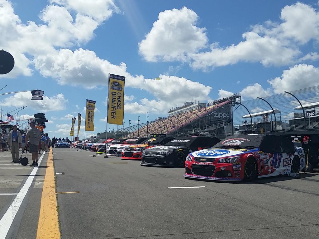 BTBouillon's tweet photo. #ThatMomentWhen the day you've been waiting for is finally here! RT if you agree. #one47 #NASCAR http://t.co/cDmWQBv9lo