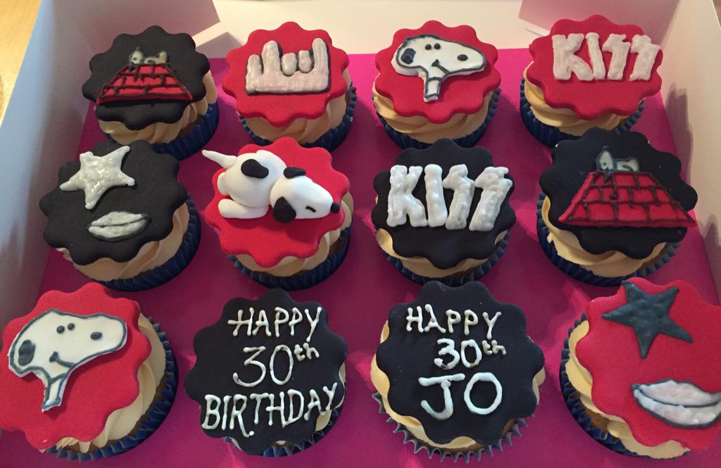 SweetsTreatsIE's tweet photo. Some Kiss and Snoopy Cupcakes we made for this weekend!! :) http://t.co/4XE5mqPXyK