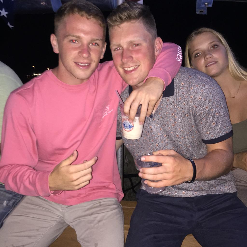 Coach_Digs_'s tweet photo. 22 years young @brianbartichek happy born homie #litlitbananasplit #spentthousands #howyougonbemadonvacation http://t.co/tfQSwzbA6v