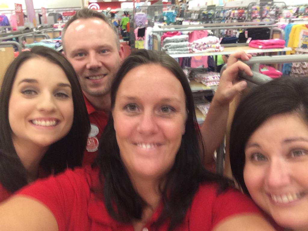 BethALaw25's tweet photo. Hillarys's last day! #We💜ourIntern! #wewillseeyouinJanuary! http://t.co/NXVQ9OhsjU