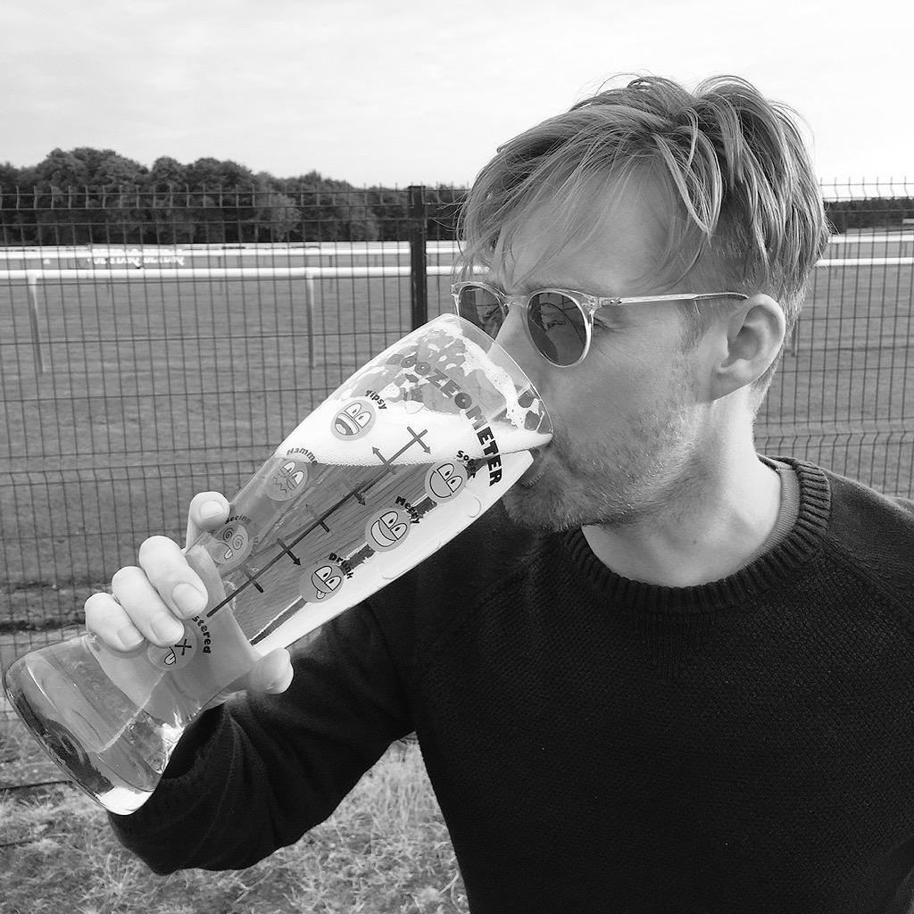curlywand's tweet photo. Thanks to @lynda_prouten for the boozeometer #boozeometer #booze #o #meter http://t.co/9rdXTc6eE1